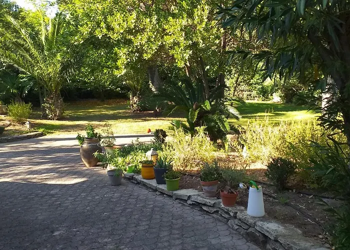 Independant Pres Du Centre * Nîmes